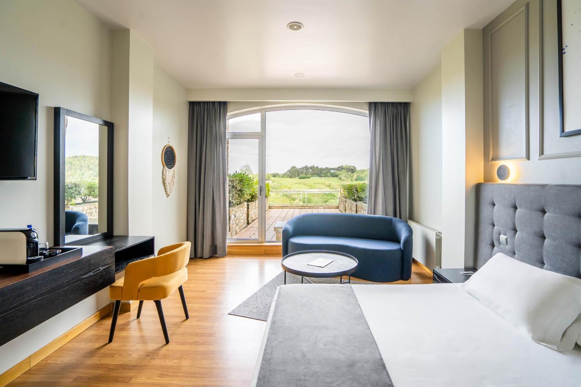 阿巴4*Comillas